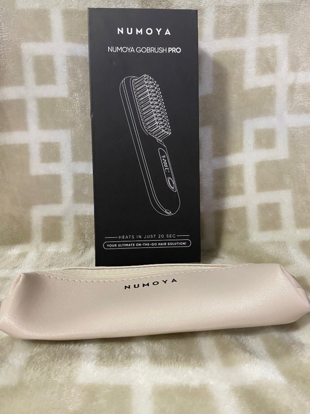 Numoya Portable Straightening Brush GoBrush PRO ~ Fast Charging, Portable, Pouch